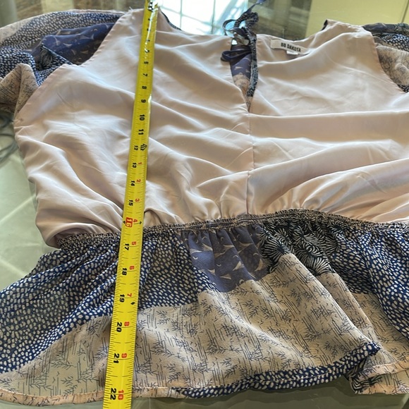 BB Dakota,M,relaxed fit,pull on,tie at neck back,elastic at wrist & waist. EUC - Picture 9 of 9